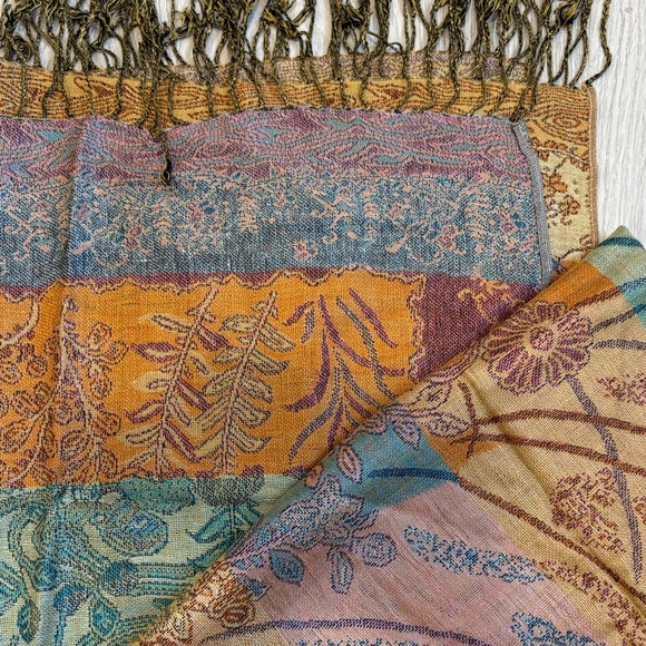 Pashmina Vibrant Patterned Shawl - Picture 3 of 3